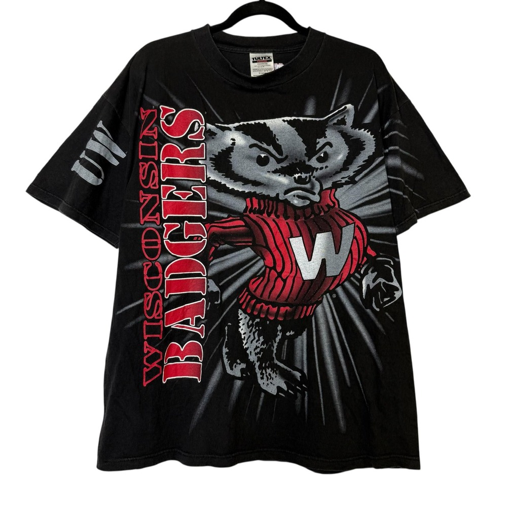 Vintage Wisconsin Badgers T-shirt XL AOP Breakthrough 90s NCAA Sports UW